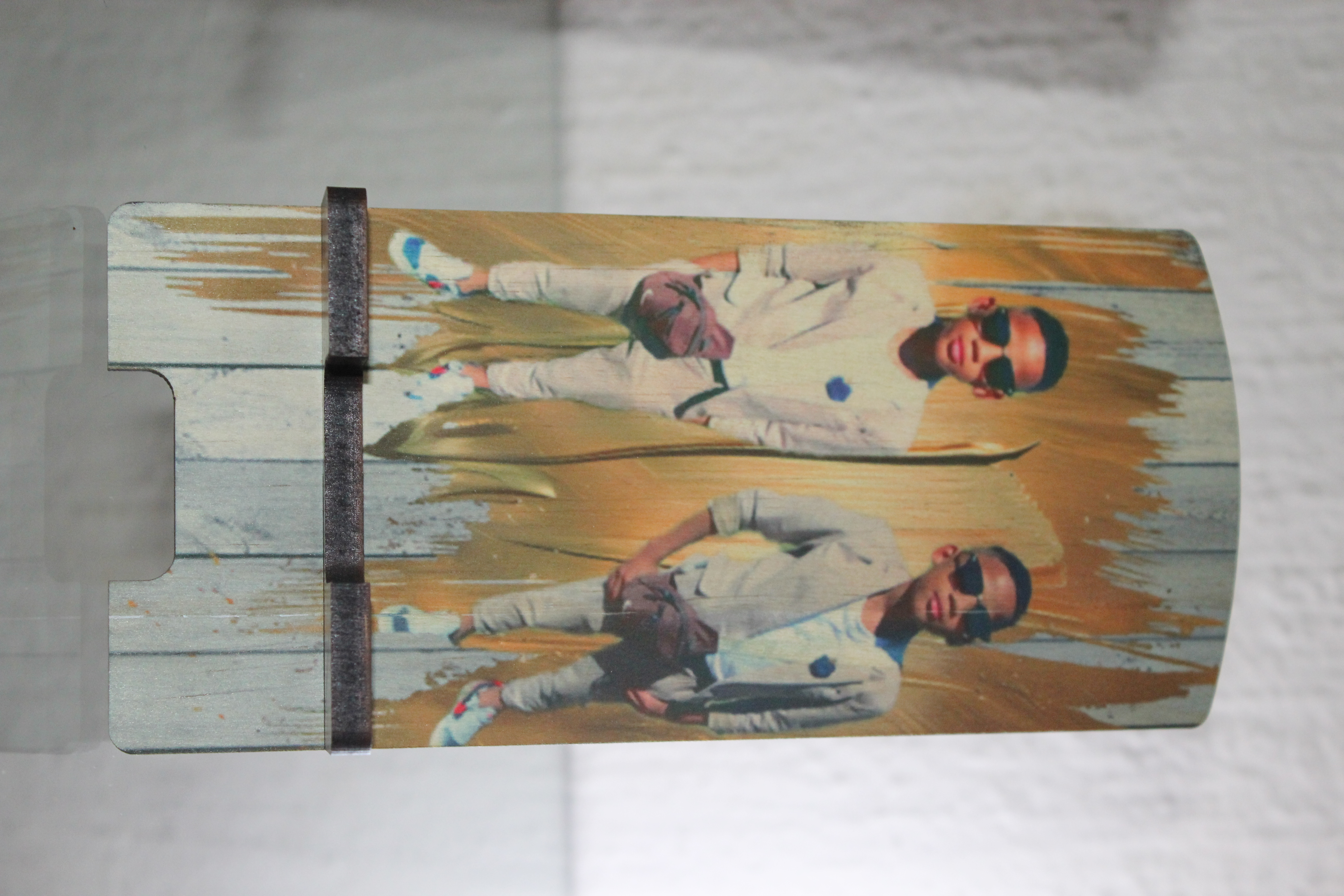 Custom bamboo cellphone stand